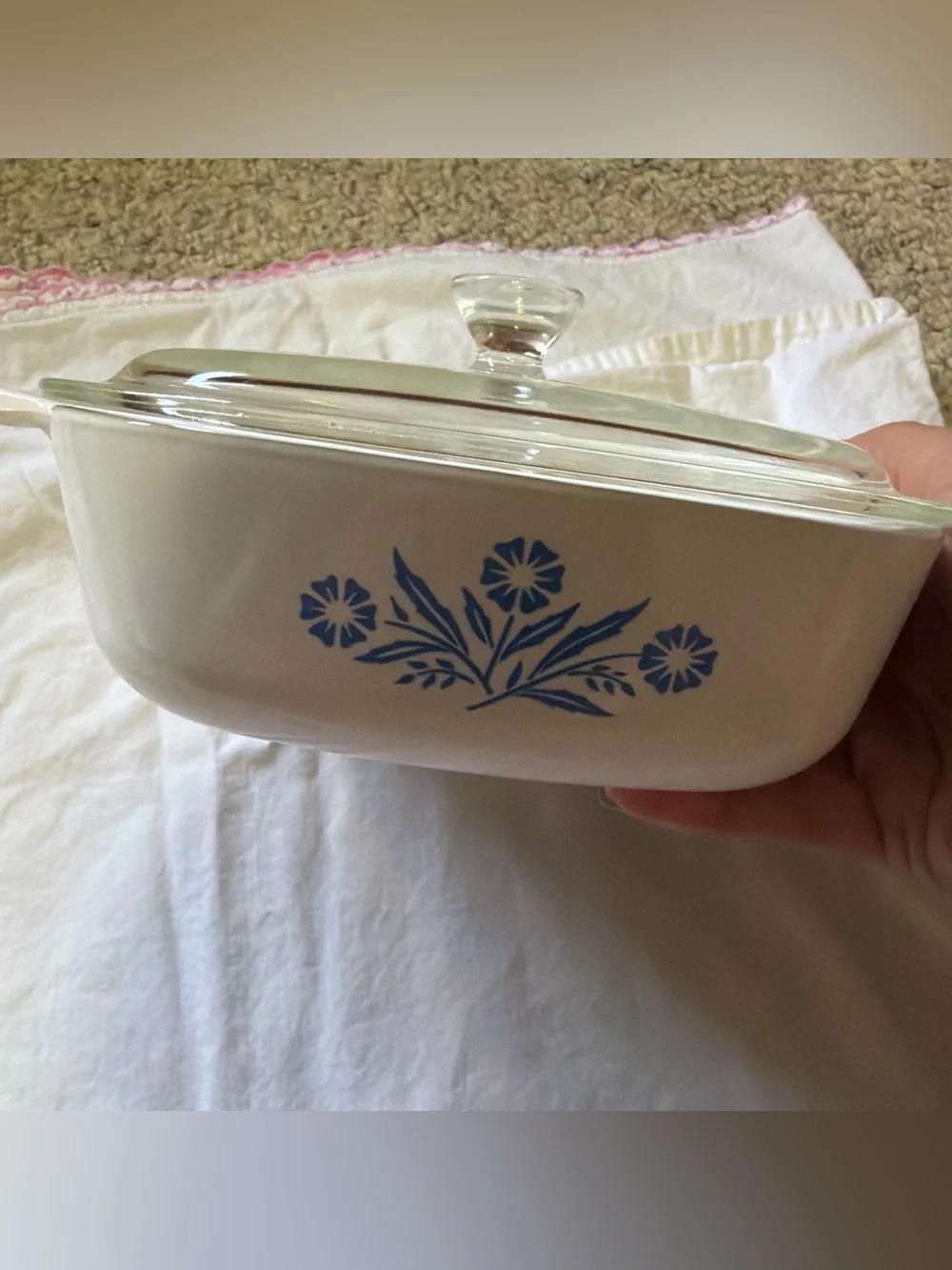 Corning ware 1 quart casserole dish with lid P-1-B